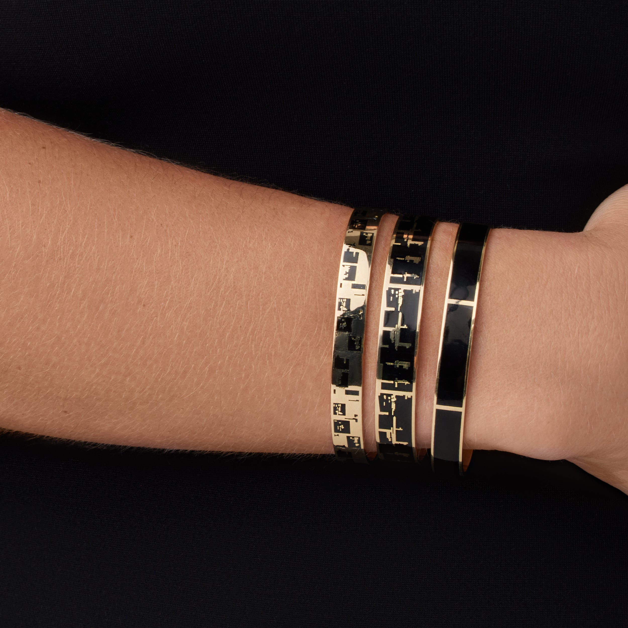 18k Gold 8mm Cuff Bracelets with Black Enamel